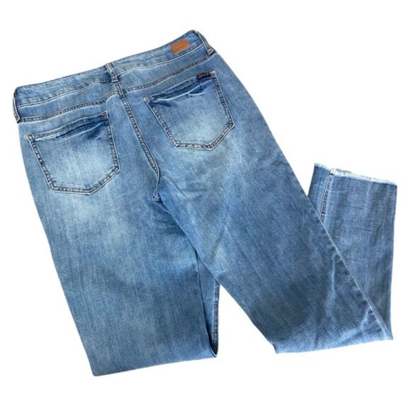 Seven7 Light Wash High Waist Weekend Slim Fit Jean Raw Hem Size 8 - Picture 8 of 11